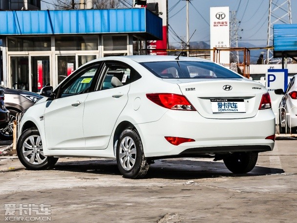 北京現代2014款瑞納