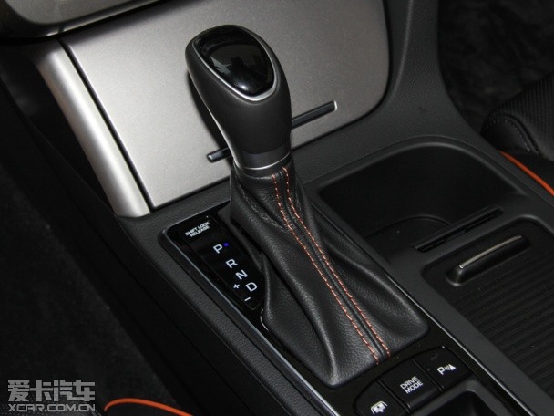 北京現代2015款索納塔九