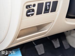 長安乘用車2015款逸動