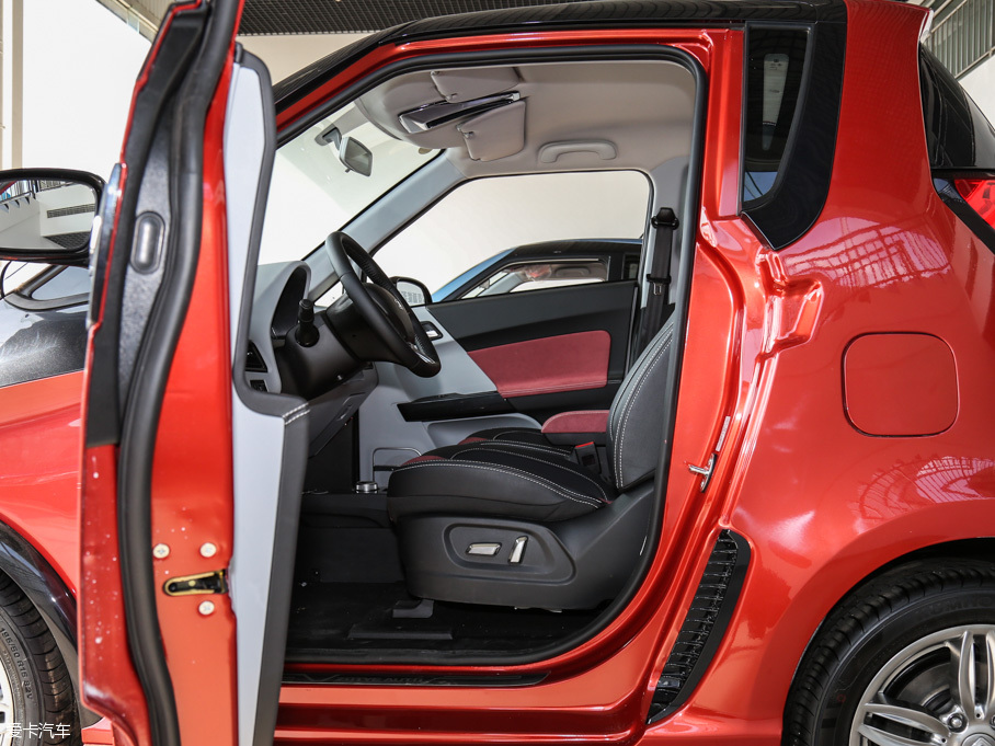 眾泰汽車2016款眾泰E200