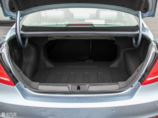 吉利汽車2014款新帝豪三廂