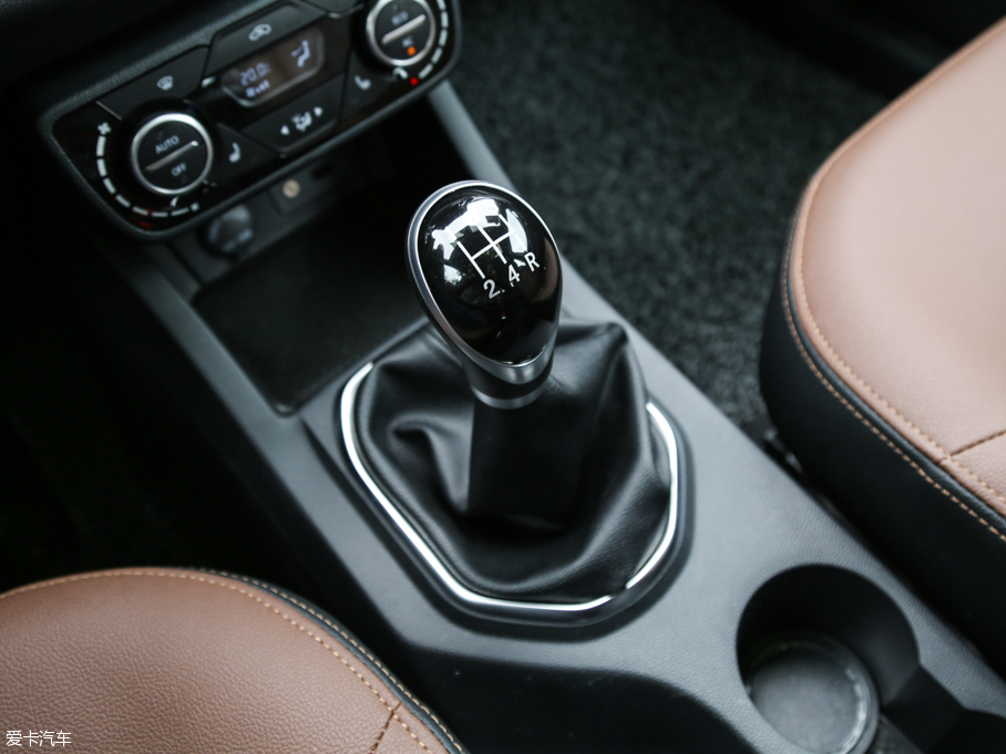 一汽吉林2016款森雅R7