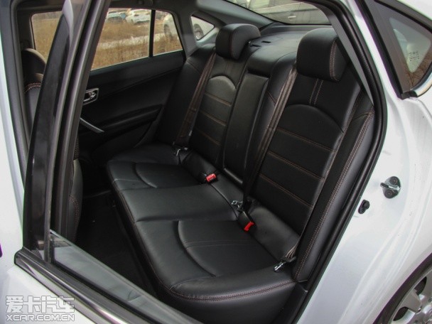 東南汽車2015款V5菱致