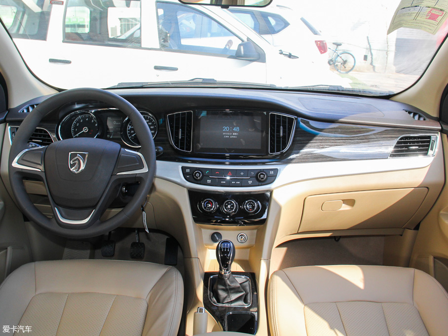 寶駿汽車2016款寶駿730