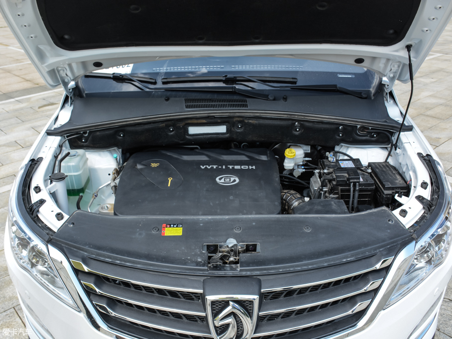 寶駿汽車2016款寶駿560