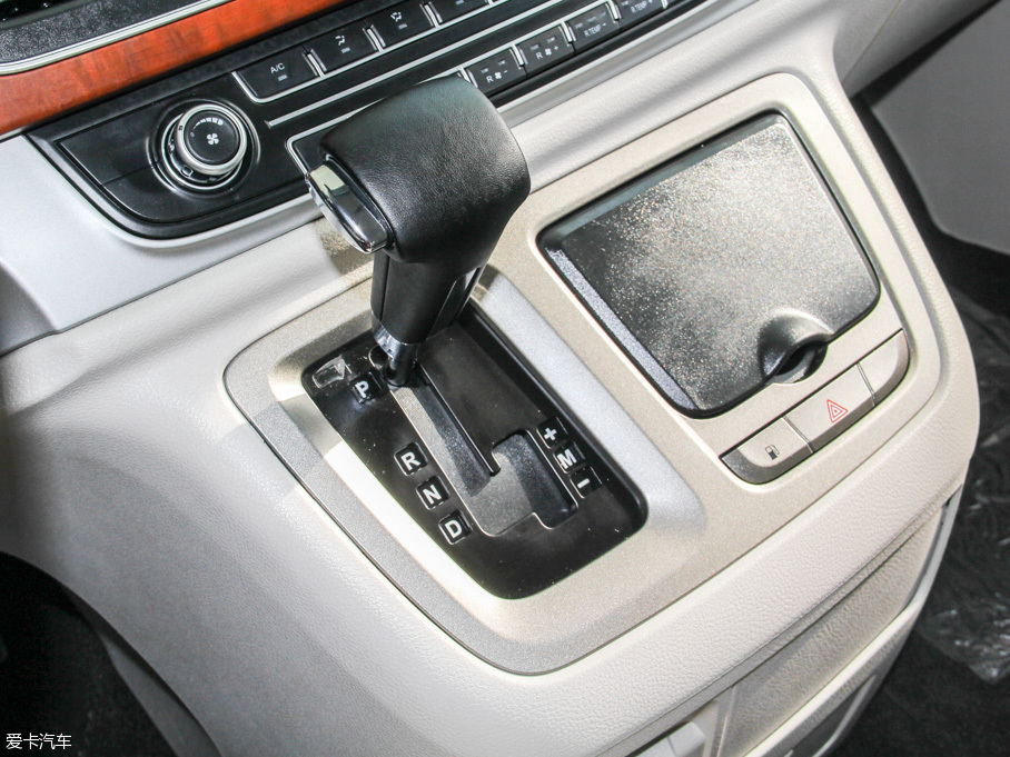 上汽商用車2016款上汽大通G10