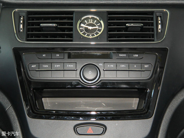 北汽紳寶2016款紳寶X55