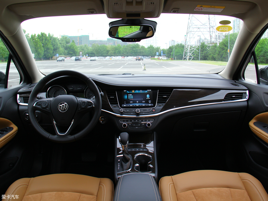 上汽通用別克2015款威朗