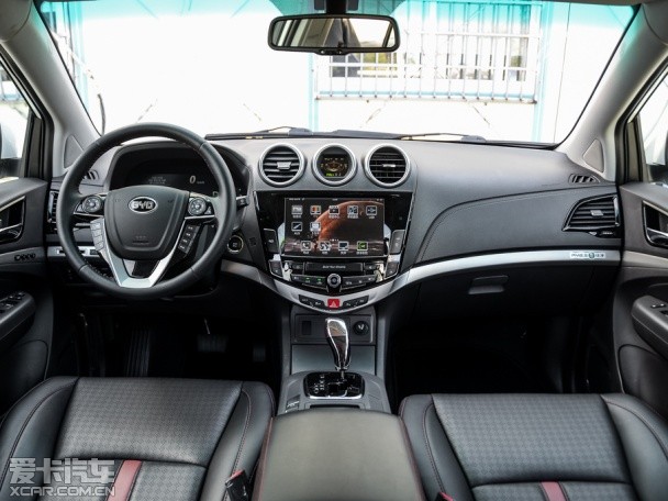 比亞迪汽車2015款比亞迪S7