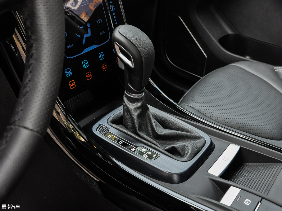 江鈴汽車2016款馭勝S330