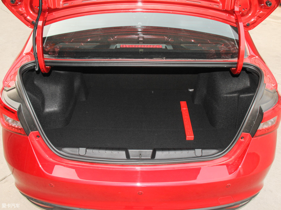 奇瑞汽車2016款艾瑞澤5