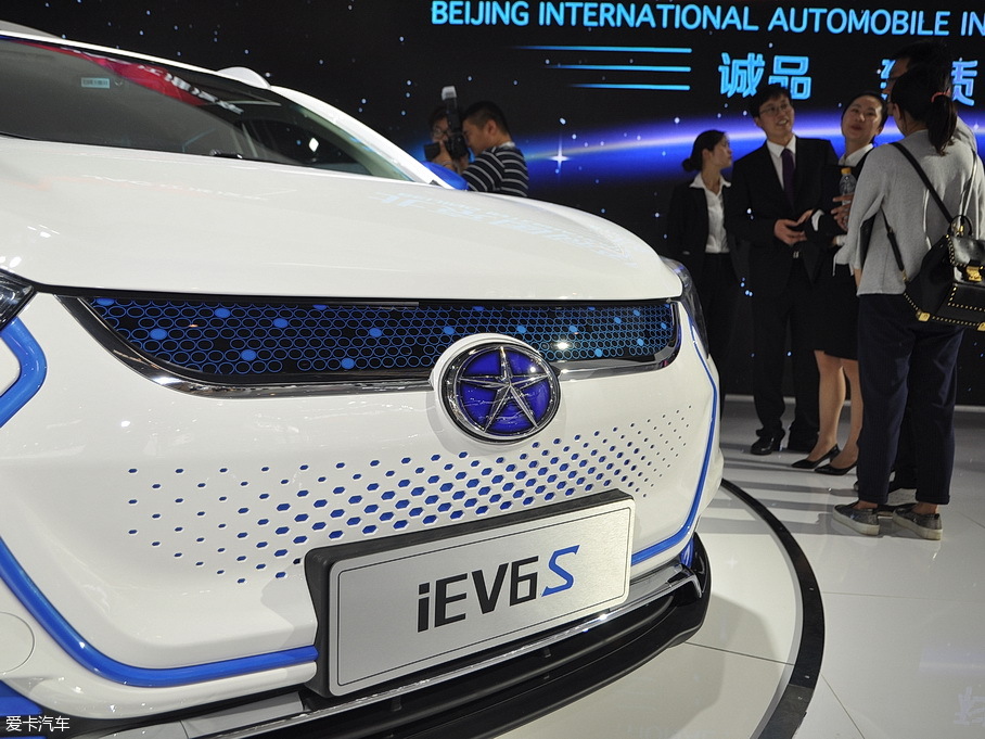 江淮汽车2016款江淮iEV6S