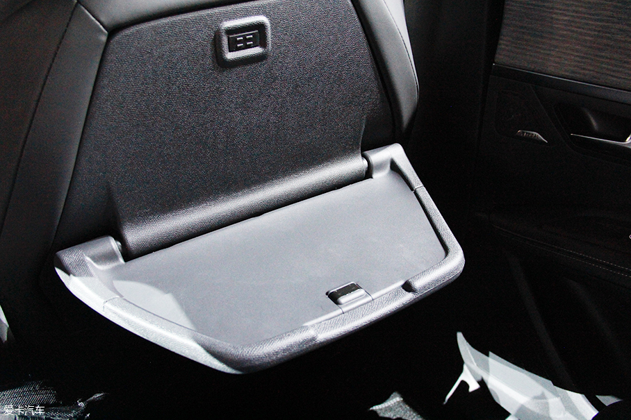 標(biāo)致5008巴黎車(chē)展靜評(píng)