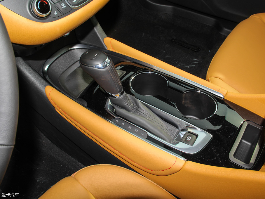 都市精英座駕 四款年輕時尚中型車對比