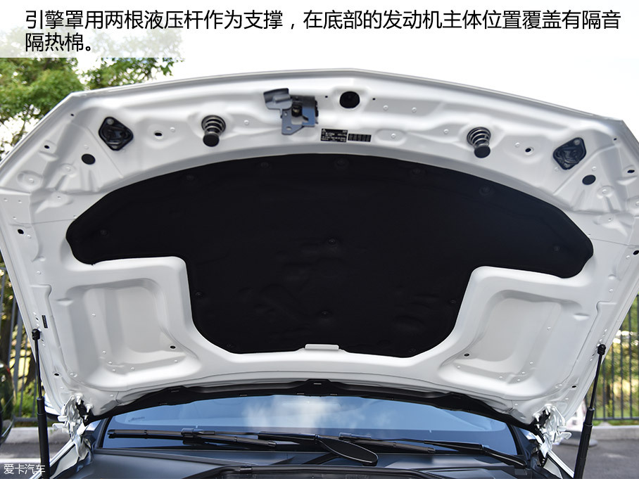 愛卡實拍奔馳 C200 Coupe