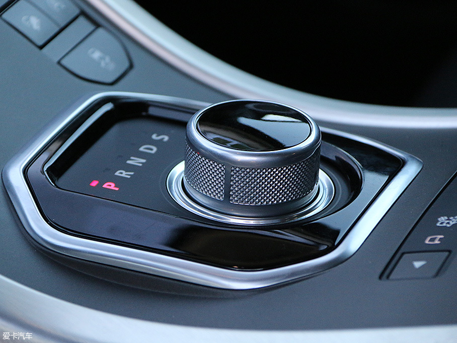 2016款攬勝極光品質(zhì)測(cè)試