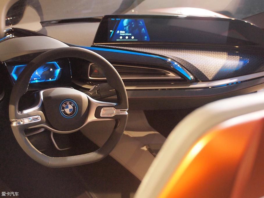 տĻ2016ѵչCESϣʽBMW iVision Future Interactioni8д졣