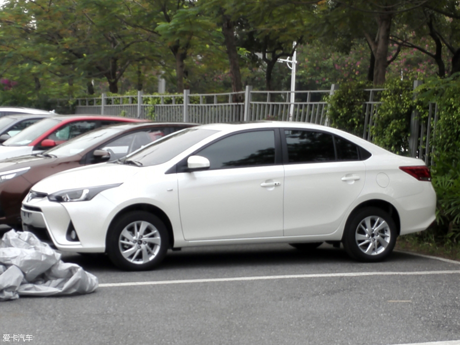 广州车展探馆：新款YARiS L 致炫三厢版