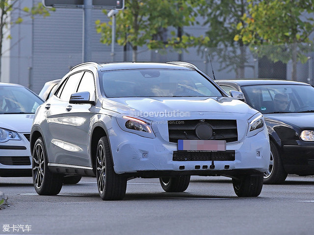 GLA Facelift