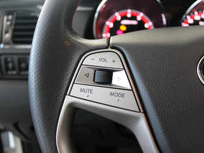 愛卡實(shí)拍新款奔騰B70