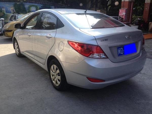 北京现代瑞纳2011年上牌二手车报价_多少钱,2011年上牌的现代瑞纳出售