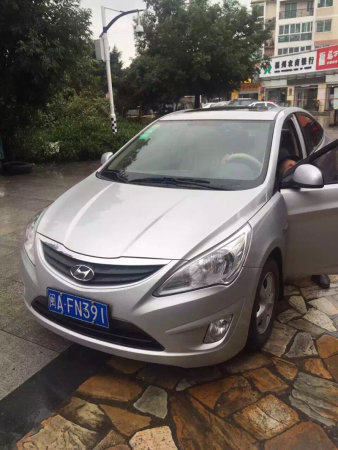 北京现代瑞纳2011年上牌二手车报价_多少钱,2011年上牌的现代瑞纳出售