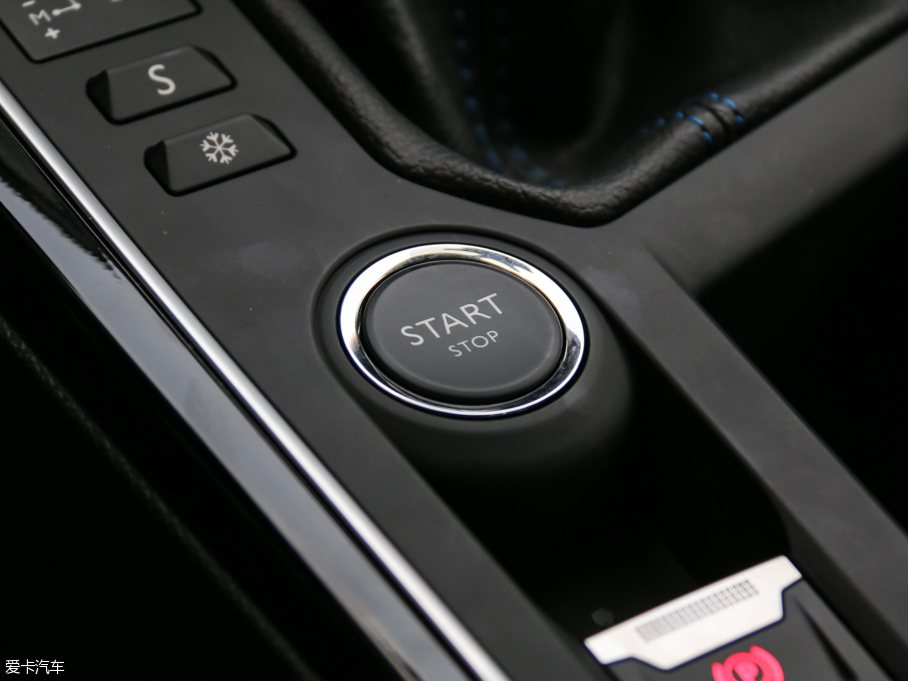 东风标致2016款标致308