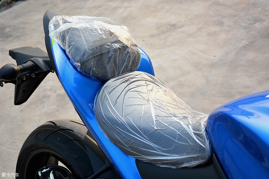 铃木GSX-S1000F;铃木旅行跑车;SUZUKI GSX-S1000F