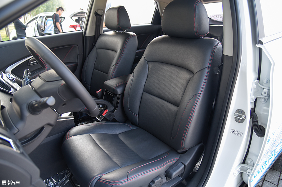 试驾华泰XEV260纯电动SUV